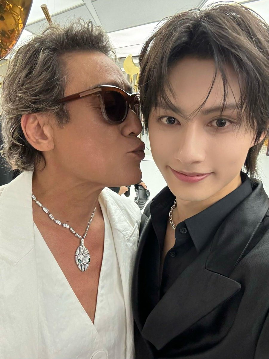 0v0_daaw's tweet photo. SEVENTEENのJUN目当てで鑑賞
意外にもイケおじ2人にやられました😍
アクション映画ってこうゆうものなのね
すごかったです
JUNくんも美少年でした(劇中で黄刑事に言われてた)
また観に行きます！
#シャドウズ・エッジ調査記録 
#シャドウズ・エッジ https://t.co/T0ICdwQdCh