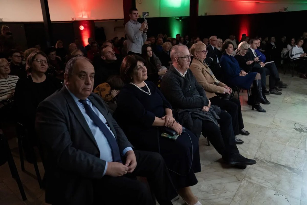 🎻🎼 Bosanski kulturni centar: Posjetioci „Božićno-novogodišnjeg koncerta“ uživali u skladbama slavnih kompozitora

Više detalja i fotografija na linku ispod:

fmks.gov.ba/bosanski-kultt…