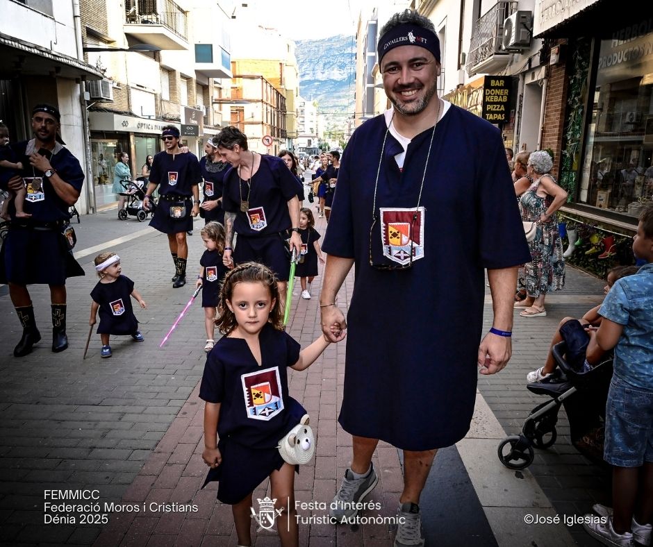 FEMMICC_Denia's tweet photo. #femmiccdénia #FiestasDeInterésTurístico #morosicristiansdenia #dénia #turismodenia #somlafestadedenia #femmiccfotos2025 https://t.co/aKF6fvTnei