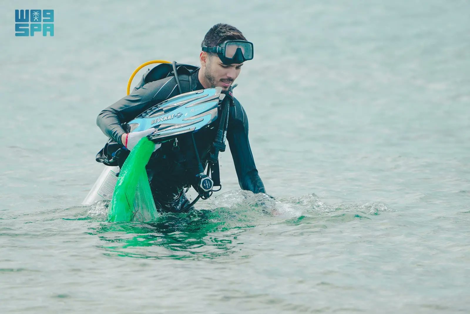 انطلاق مبادرة "بحرنا مسؤوليتنا" لتنظيف أعماق البحر الأحمر في جدة. صحيفة البلاد | إمارة منطقة مكة المكرمة | | | | | 