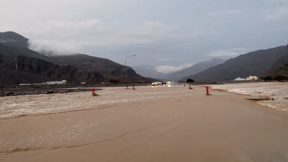 ولايات محافظة مسندم تشهد هطول امطار تراوحت بين الغزيرة والمتوسطة جراء الحالة الجوية التي تشهدها سلطنة عُمان خلال هذه الفترة. #العُمانية 