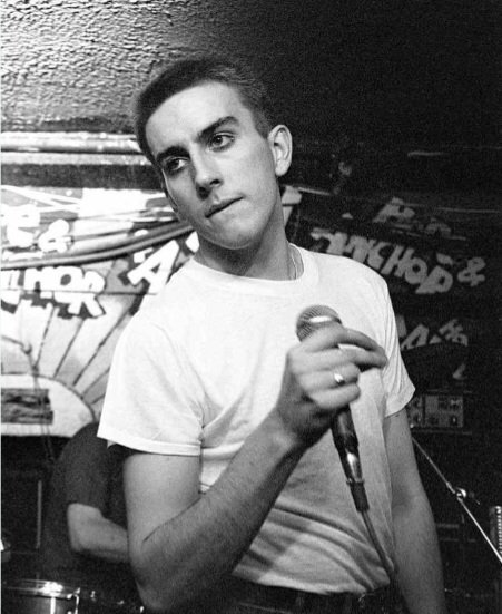 RobertoFerdenzi's tweet image. Remembering two much-missed and exceptionally talented people, who both passed away #OTD 🙏🏻❤️

#KirstyMaccoll #TerryHall