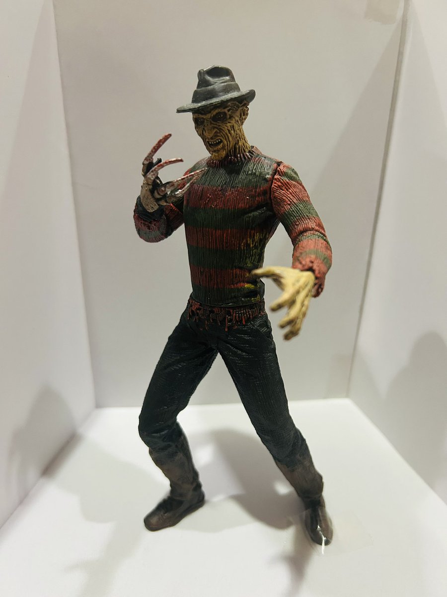 フレディ・クルーガー とレザーフェイス　フィギュア 6インチ レザーフェイスと、フレディ・クルーガーのフィギュアを手に入れました