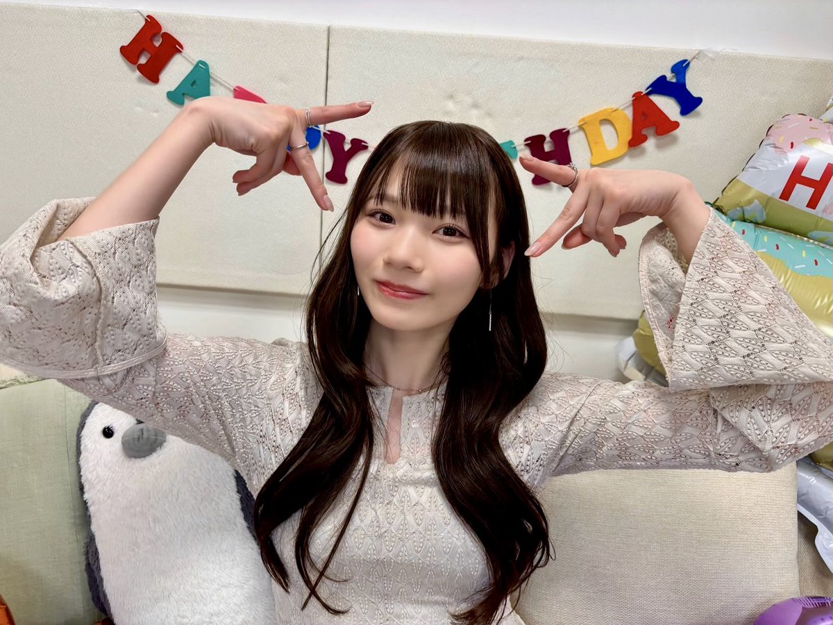 この後20:00〜、 #SHOWROOM にて #岡本姫奈 が誕生日記念に生配信を