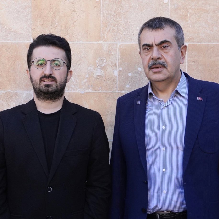 Mahmut Özay 

Atamalar 6-8 Bini Geçmez

Eğitim fakültelerinde 184.584 öğrencinin olduğu ve her yıl yaklaşık 40 bin adayın mezun olduğunu göstermektedir. Buna karşılık önümüzdeki dönemde yıllık atama sayısının 6-8 bin düzeyinde kalacağı ifade edilmektedir 

Kaynak <a href="/turkiyegazetesi/">Türkiye Gazetesi</a>