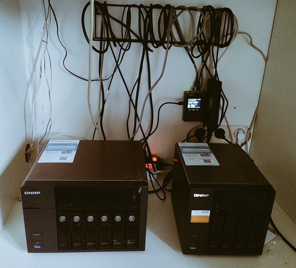 _JT84's tweet photo. 🟢 Pi-hole is running on my home network
🧠 DNS-level ad &amp; tracker blocking
🚫 ~25% of device requests on my network are ads &amp; trackers — blocked
🗄️ Hosted on the same QNAP NAS as my Iagon node
@IagonOfficial #PiHole #QNAP #SelfHosted #DePIN #Cardano https://t.co/fhBxOzco9w
