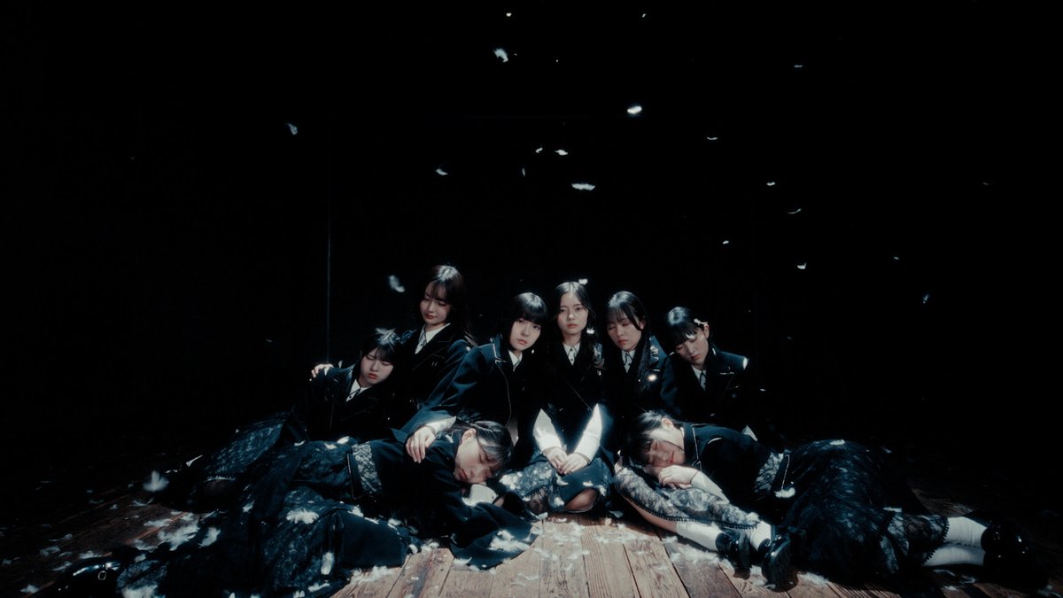 227_staff's tweet photo. ㅤ 　◤ 𝟐𝟐/𝟕_𝐭𝐡𝐞 𝟑𝐫𝐝 ◢   
ㅤ 　『命の続き』MV公開
╋━━━━━━━
▶️ https://t.co/n0Uk6KBt6D
ㅤ 
『命の続き』は、22/7の物語性を象徴する名曲のひとつとして、3期生のオーディション課題曲にも起用されてきました。
独自のポエトリーリーディングを織り交ぜた構成で、
生きることへの揺らぎと、それでも前へ進もうとする静かな意志を描いた本作は、
22/7の世界観を語る上で欠かせない一曲となっています。
ㅤ 
ぜひご覧ください。

#ナナニジ #ナナニジ3rd