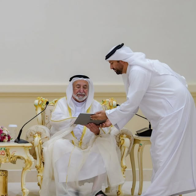 shj_ala's tweet photo. .
في #اليوم_العالمي_للغة_العربية #حاكم_الشارقة يطلق الموقع الرسمي للموسوعة العربية الشاملة للعلوم والآداب والفنون ويكرم الفائزين بالدورة التاسعة من #جائزة_الشارقة_للدراسات_اللغوية_والمعجمية

#مجمع_اللغة_العربية_بالشارقة
#اللغة_العربية #الشارقة https://t.co/0UmoI7OtLO