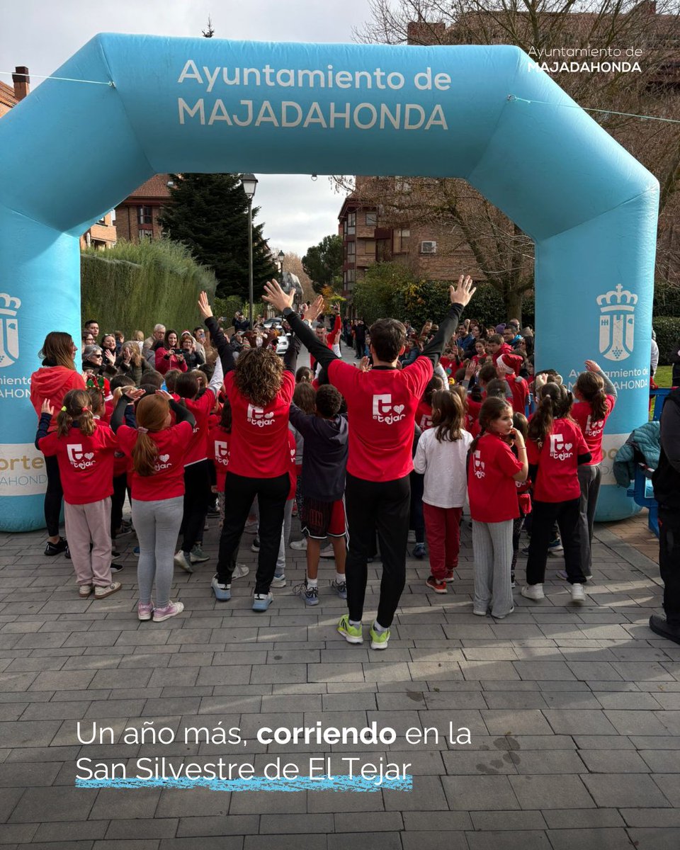 🏃🎄Hoy se ha celebrado la tradicional carrera San Silvestre del CEIP El Tejar.

🔹Como siempre, una fiesta del deporte con todos los niños y familias de Majadahonda.

#Navidad2025