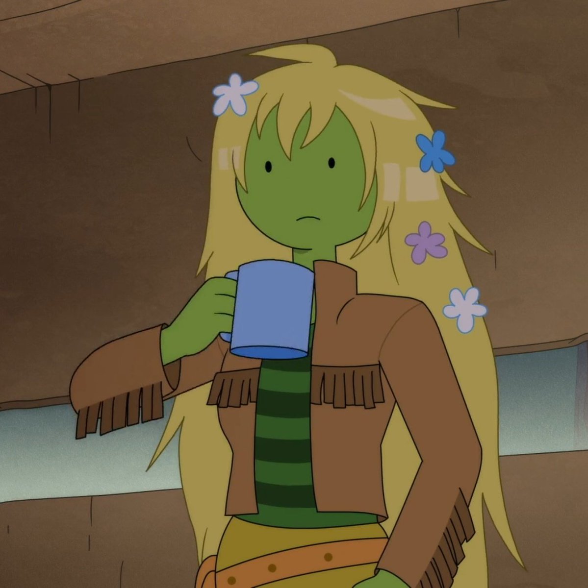 Sorry i just can't get over fern's new look like wow. what do we call them? queen? king? monarch? and the color of the flowers is definitely not coincidental,, right?