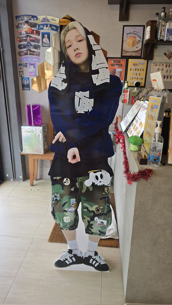 🌕บ๊อบบี้พร้อมเจอทุกคนแล้ว🌕
     🎄ทุกคนพร้อมกันหรือยัง🎄
🗓 ~ 20-21 December 2025
🕥 ~ 10.30-17.00 
📍 ~ ADORE CAFE MRT RAMA 9 EXIT 1
     🫡เจอกันครับ!!!!!!ทุกคน🫡

#BobbyBDayOnTheMoon
#BOBBY #바비 
#iKON #아이콘 <a href="/bobbyranika/">김지</a>