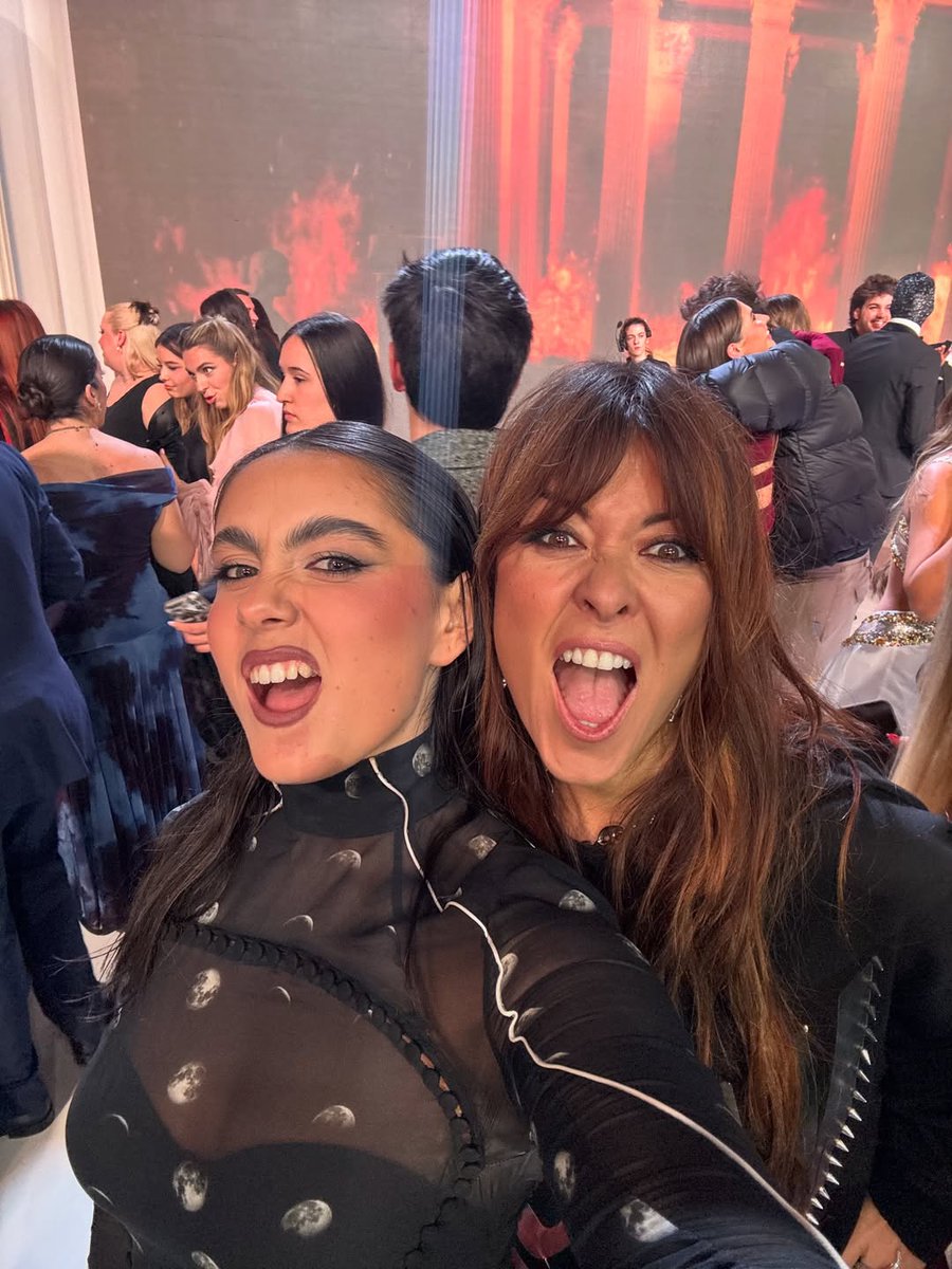 ¿Cómo titularías esta foto? 🫶