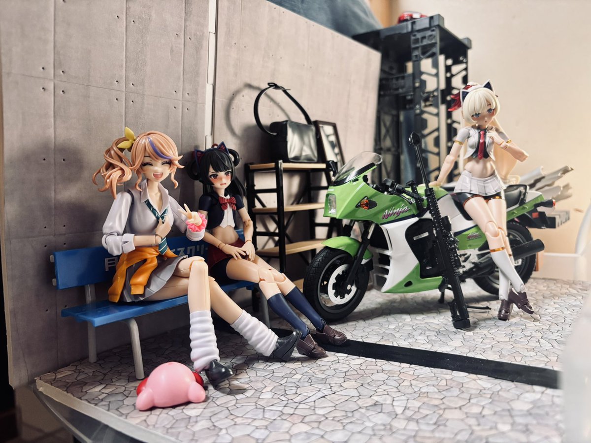 【未組立】メガミデバイス、創彩少女庭園 話題のプラモデルを買ってきた こういうディスプレイも面白いかもしれ