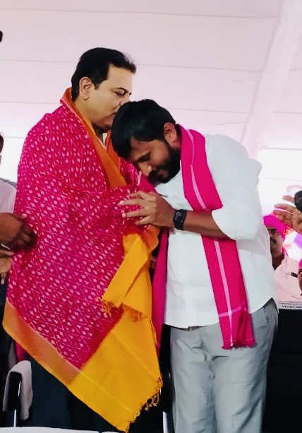 KTR అన్న తో భువనగిరి లో 
<a href="/KTRBRS/">KTR</a>