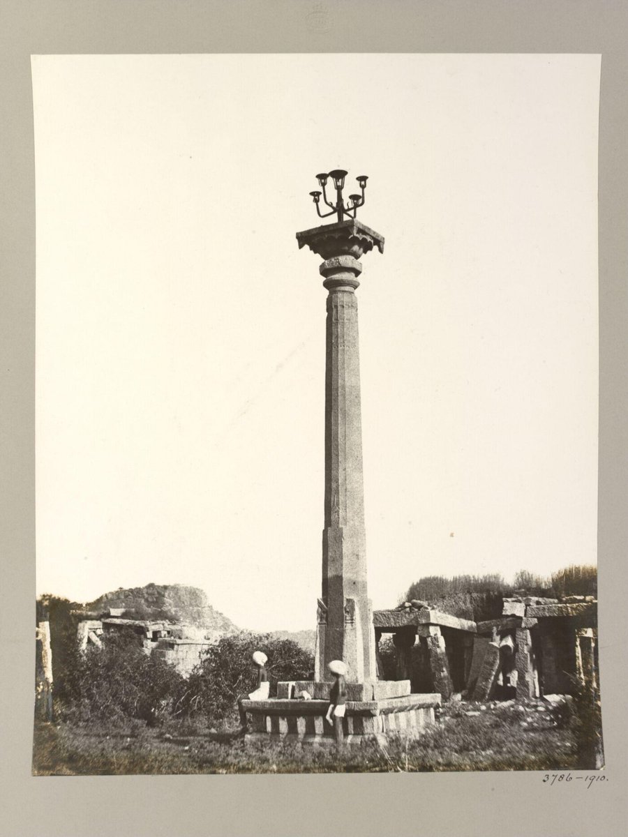 naa_ganesan's tweet photo. Deepa Stambha (Lamp post), Hampi, Vijayanagar empire capital, 14th c., Vitthala temple. https://t.co/lnGhPwCDS4