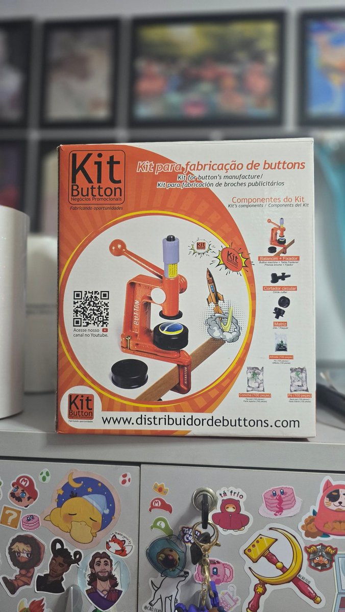 powerbottons's tweet photo. Oi gente, estamos vendendo uma maquina de bottons ROSA, com matriz 4.5cm (pode colocar outras depois), material para 100 bottons e cortador. Tudo por R$1500 no pix e frete grátis, ou em 3x no cartão +R$50 do frete.

Ela é nova, na caixa, estamos vendendo porque temos outra. https://t.co/GXoigY4qUE