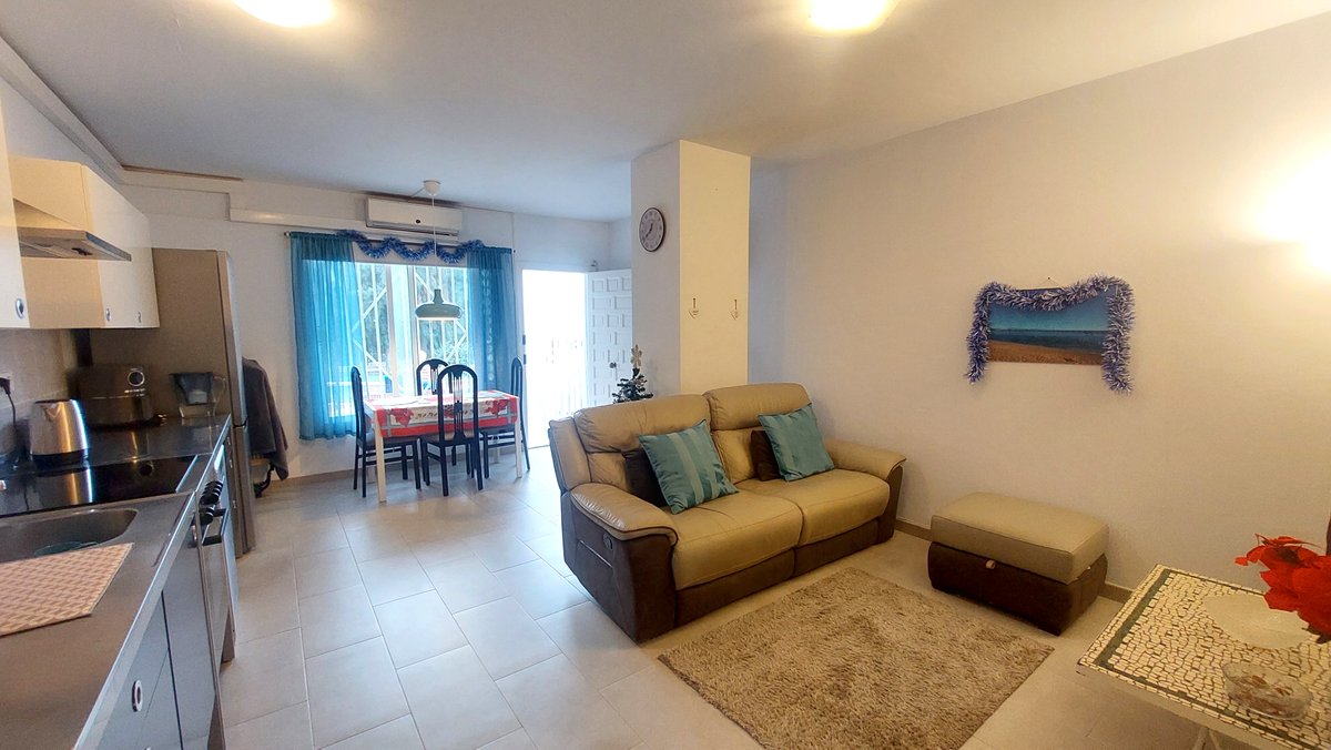 arribaestates's tweet photo. A great one bedroom ground floor apartment in the exclusive urbanisation Doña Pilar between Fuengirola and Mijas Pueblo.
185,000€!
communal pool, parking and gardens
1 Bedroom, 1 Bathroom, Built 40 m².

https://t.co/KK1eZaHOYw https://t.co/MDj1pZ5rAR
