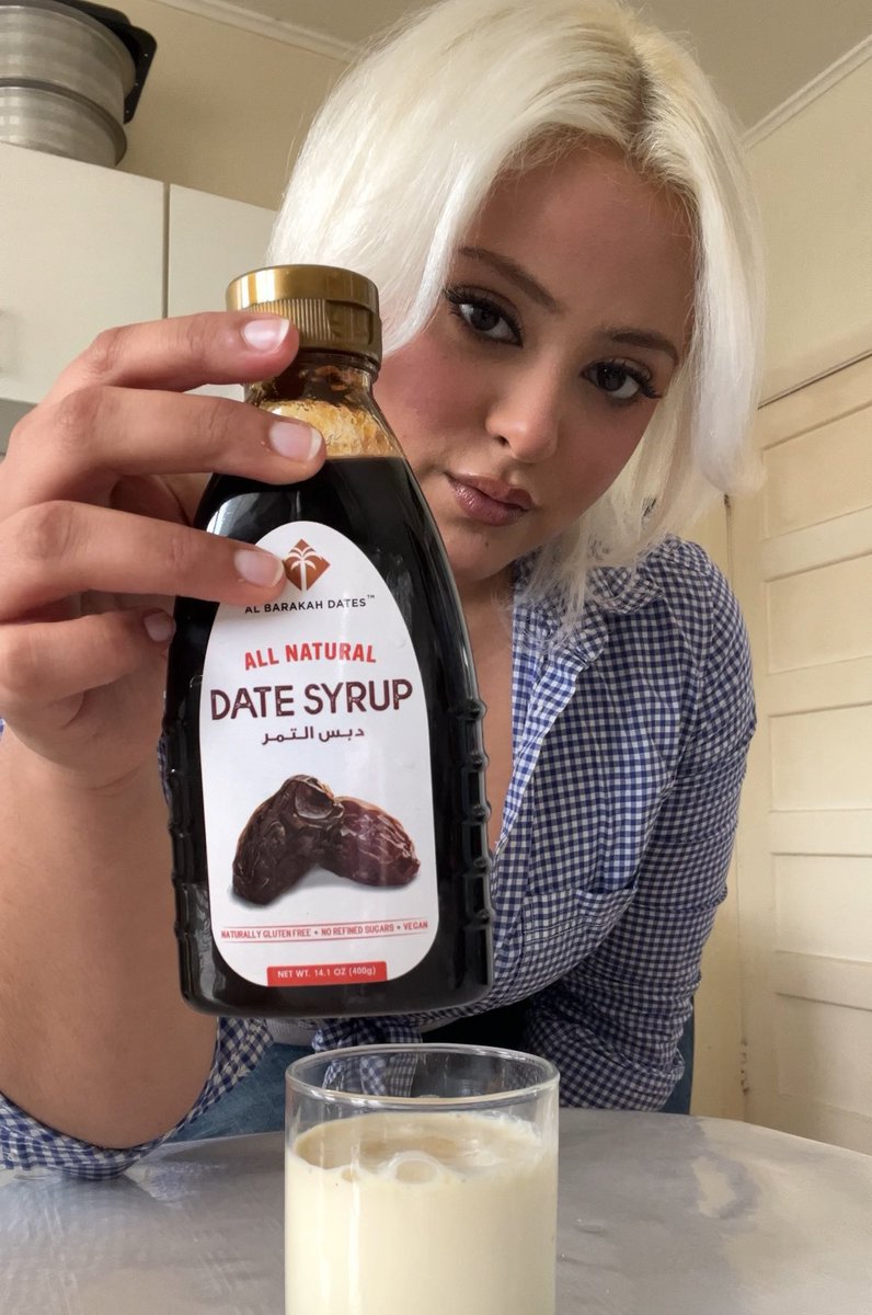 kidasnow's tweet photo. date syrup is my new fave unrefined sugar sweetener. rich in antioxidants, fibre and minerals bc of the minimal process it takes to create it. plus it’s divine…blend in some milk &amp; thank me later https://t.co/wv1h75RoSN