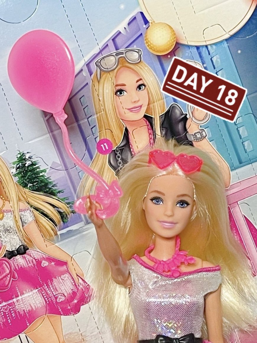 DAY 18 バービー(Barbie) アドベントカレンダー バービー人形1体付き