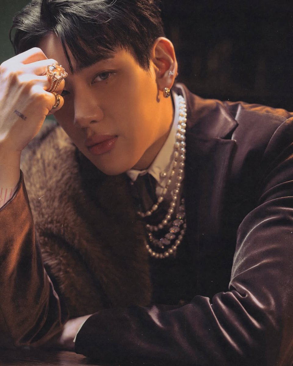 __________MB_'s tweet image. คอสตูมปังมากก แพงแบบเอื้อมไม่ถึง อยากดู MV แล้ววว 🔥💎✨🐍

#T2TTIMETHAIBamBam 
#T2T #BamBam #TIMETHAI @BamBam1A