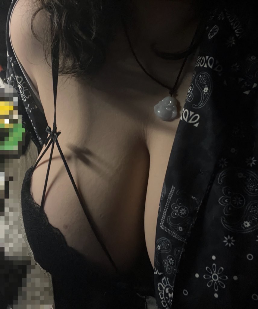 SkonySoxi's tweet photo. 圣诞节我说我想收个m，
半个小时后我收到了麦当劳。
#iiii
#bbw
#女s https://t.co/lzq1z3Ua3R