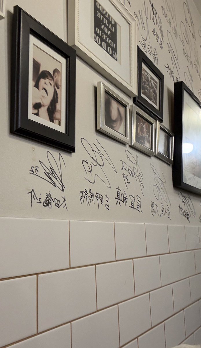 𐩢𐩺 美味しかった(,,•﹏•,,) サインに見とれながらパスタ🍝 #cafe