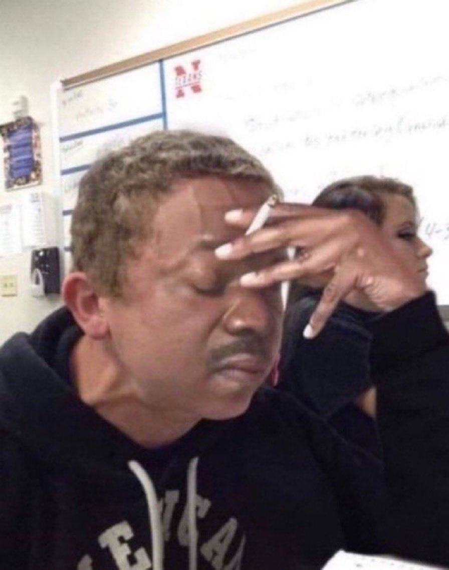 InCaseYuForgot's tweet image. Nigga saw me paying for my drink at the bar and gone say you must be the boss lady, that’s equivalent to calling me big money, pleaseeee gtfoh!!