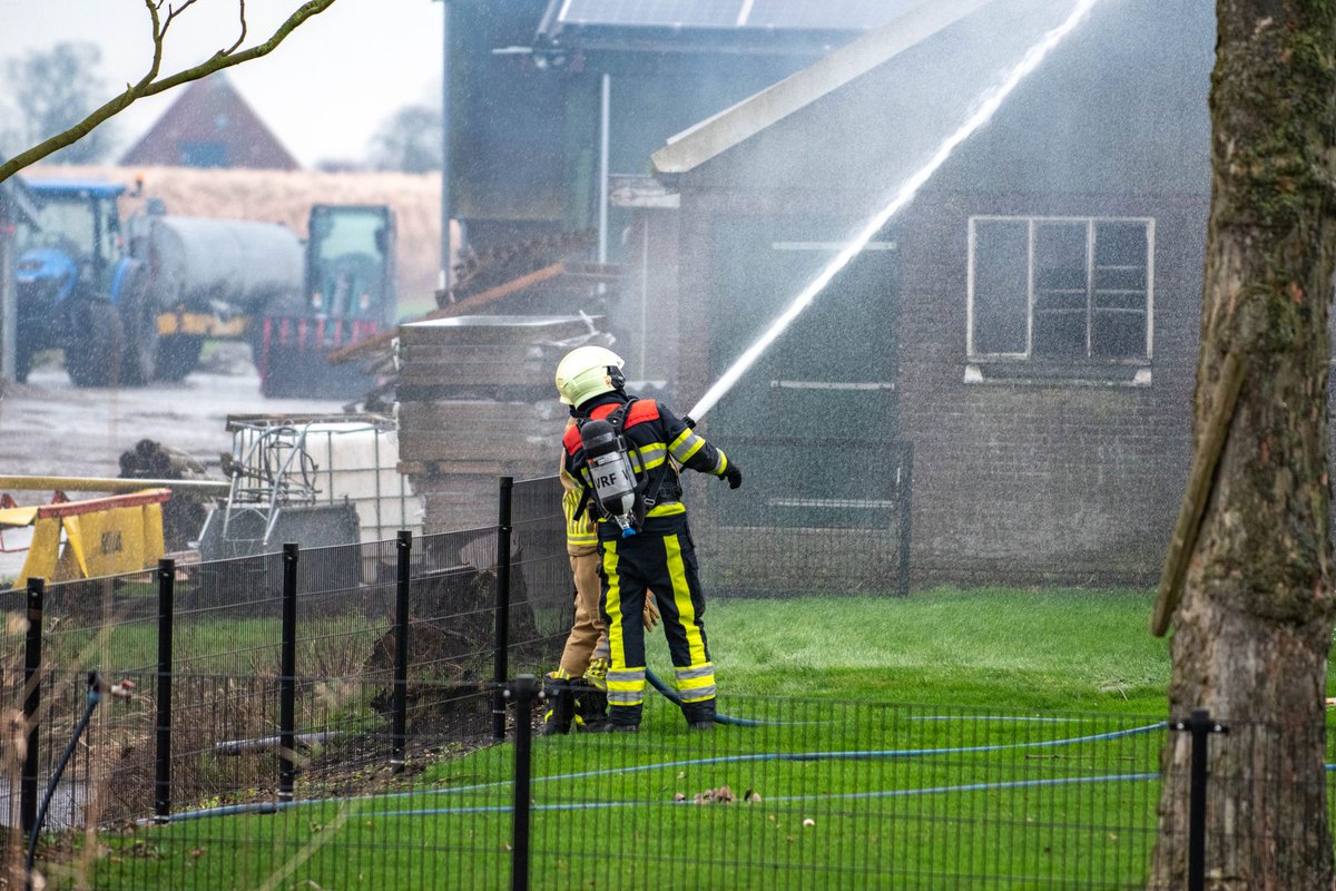 Grote brand in woonboerderij Boazum door schoorsteenbrand