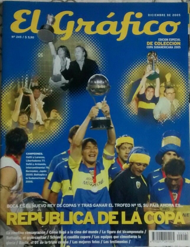 marto_m3's tweet photo. Hoy hace 20 años (18/12/2005) 🇦🇷#BOCA ganaba la 🏆Copa #Sudamericana2005 al ganar 4-3 por penales (1-1 y 1-1) a 🇲🇽#PUMAS en la #Bombonera siendo Bicampeon.
Fue la 15° copa Internac. de 18 y el titulo ⭐56 de 74. / DT= Alfio Basile. #MartoCopaInt. 🎥https://t.co/2Dd9tZzwq2 https://t.co/wa2KcHGx6v