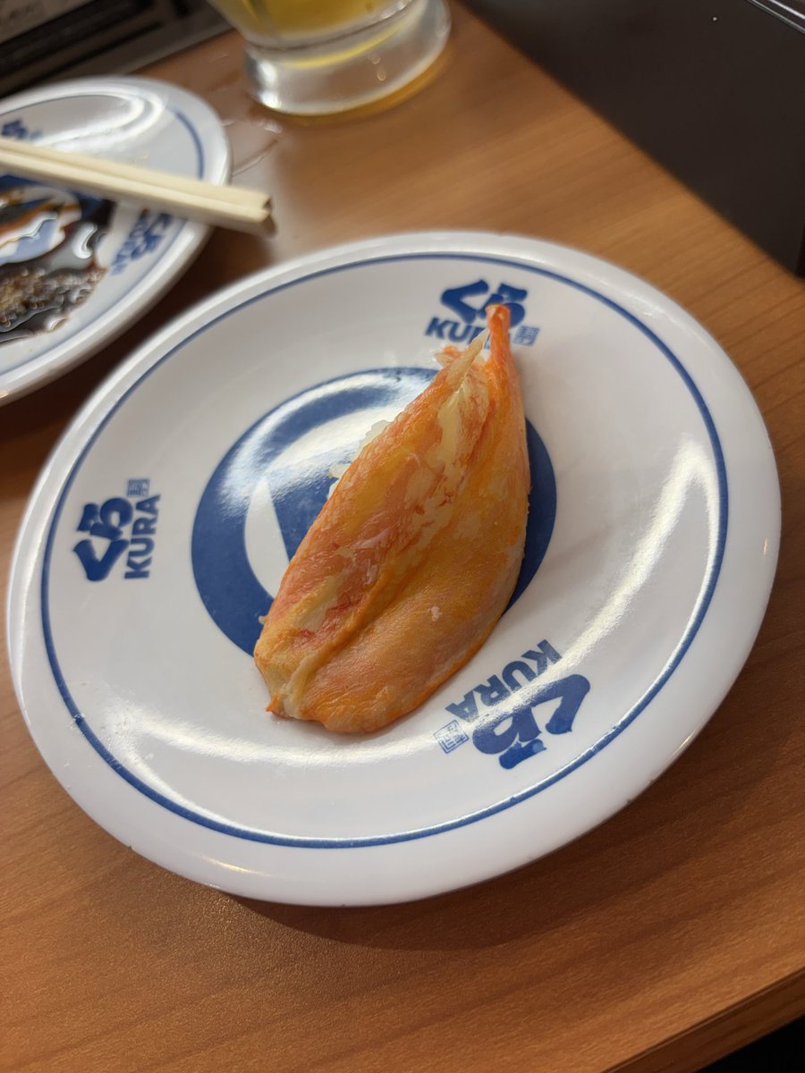 dorimi229's tweet photo. くら寿司どうした？
何があったん😕

ネタカピカピ！
茶碗蒸しはカスタードプリンくらい硬い😂まぁ、🍺の泡無しだけしか許せん！
ズワイ蟹の干物ですか？ https://t.co/eQfs7hIbsG
