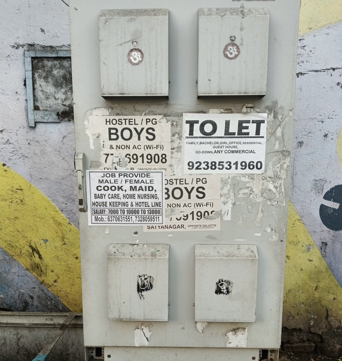 BSCL_BBSR's tweet photo. Kindly refrain from sticking bills or posters on BSCL's smart elements. Let’s keep our city clean, smart, and visually clutter free.
#SmartCityBhubaneswar #CleanCity #RespectPublicProperty https://t.co/HFCJChVH9J