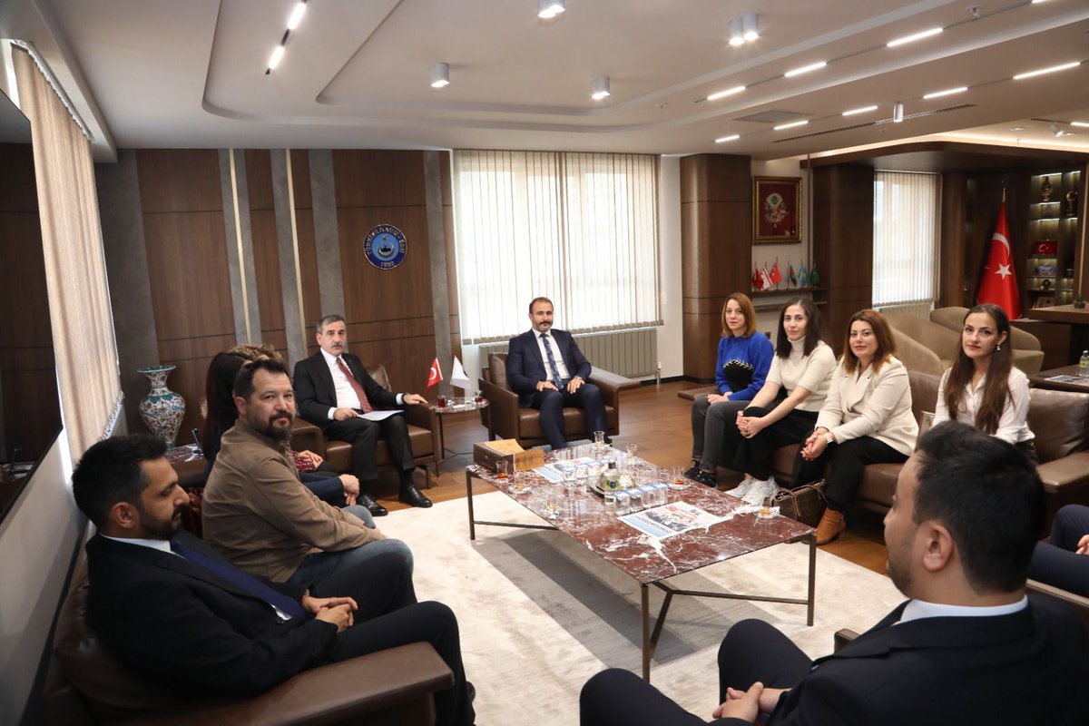 OnderKahveci's tweet photo. Türkiye Kamu-Sen Bolu İl Temsilcimiz ve Türk Sağlık-Sen Bolu Şube Başkanımız Furkan Özübek ve Şube Yöneticilerimiz Sağlık Bakanlığı’nda Çalışan Psikologlar Platformu Üyeleri ile ziyaretimize geldiler.

 Kıymetli psikologlarımız, çalışma hayatında yaşadıkları sorunlarını ve beklentilerini aktardılar. Her meslek mensubunun meselesini kendi meselemiz olarak gördüğümüzü ifade ederek psikolog arkadaşlarımıza sendikamızı her anlamda destek olacağını belirtik. 

Kendilerine çalışma hayatında başarı ve kolaylıklar diliyorum.