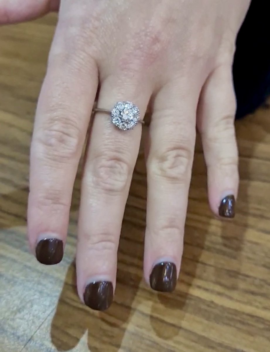 A great day in Kenilworth last week for our final valuation day there in 2025! We welcomed plenty of visitors to St Francis of Assisi Church Hall, keeping our specialist valuers busy throughout the day - with a bit of fun along the way too! 😄

We saw a fantastic variety of items