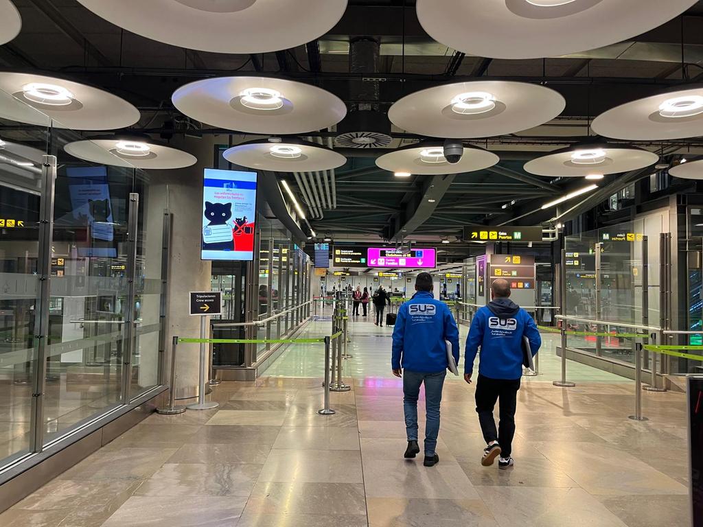 supmadrid's tweet image. 📌 Tras el 12º Congreso de #SUPMadrid, no paramos💪.
📆 Hoy seguimos trabajando junto a l@s compañer@s en el #Aeropuerto Adolfo Suárez Barajas.

✊️ Compromiso total, defendiendo los derechos desde el terreno y siempre en primera linea.
#OrgulloSUP #JuntosDefendiendoTusDerechos
