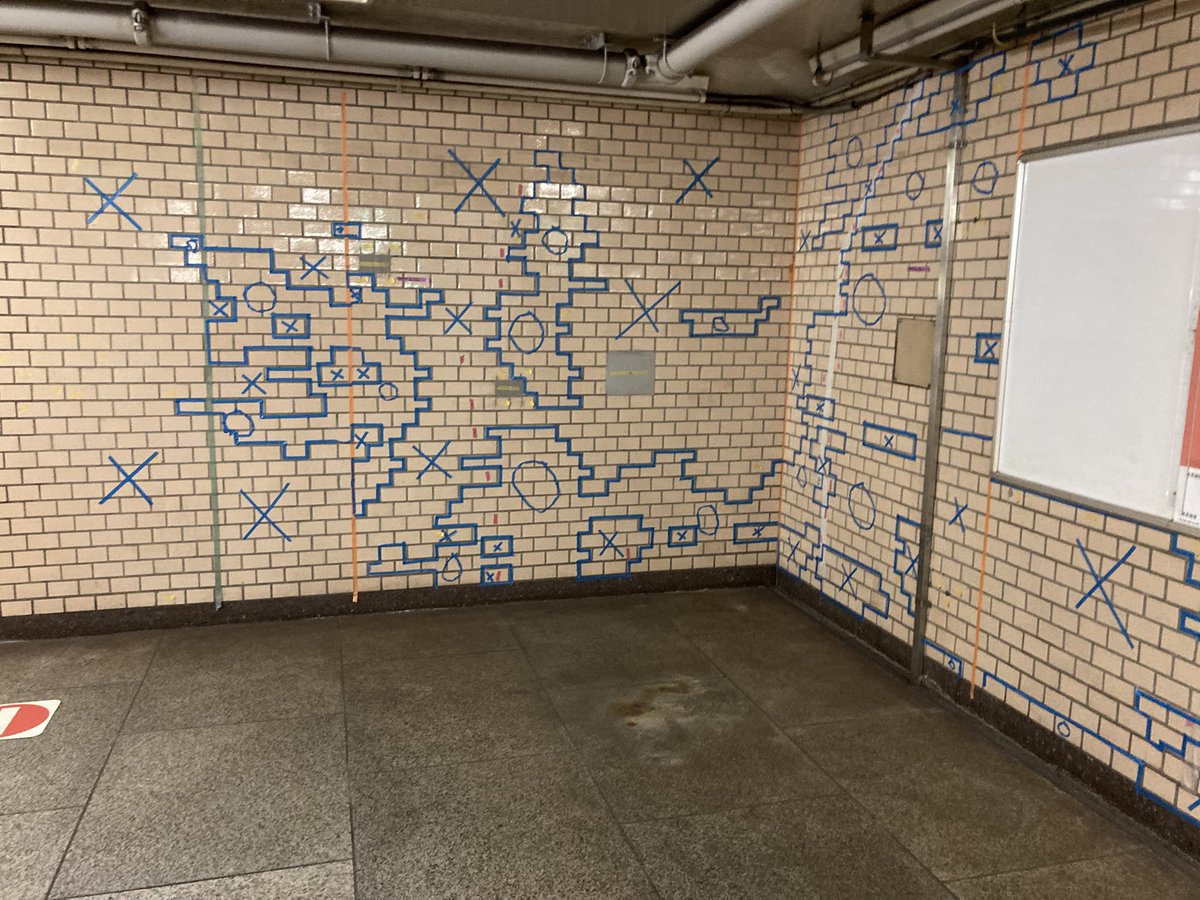 HummingBird1979's tweet image. かわいい模様！
と思ったら補修予定箇所だった💦