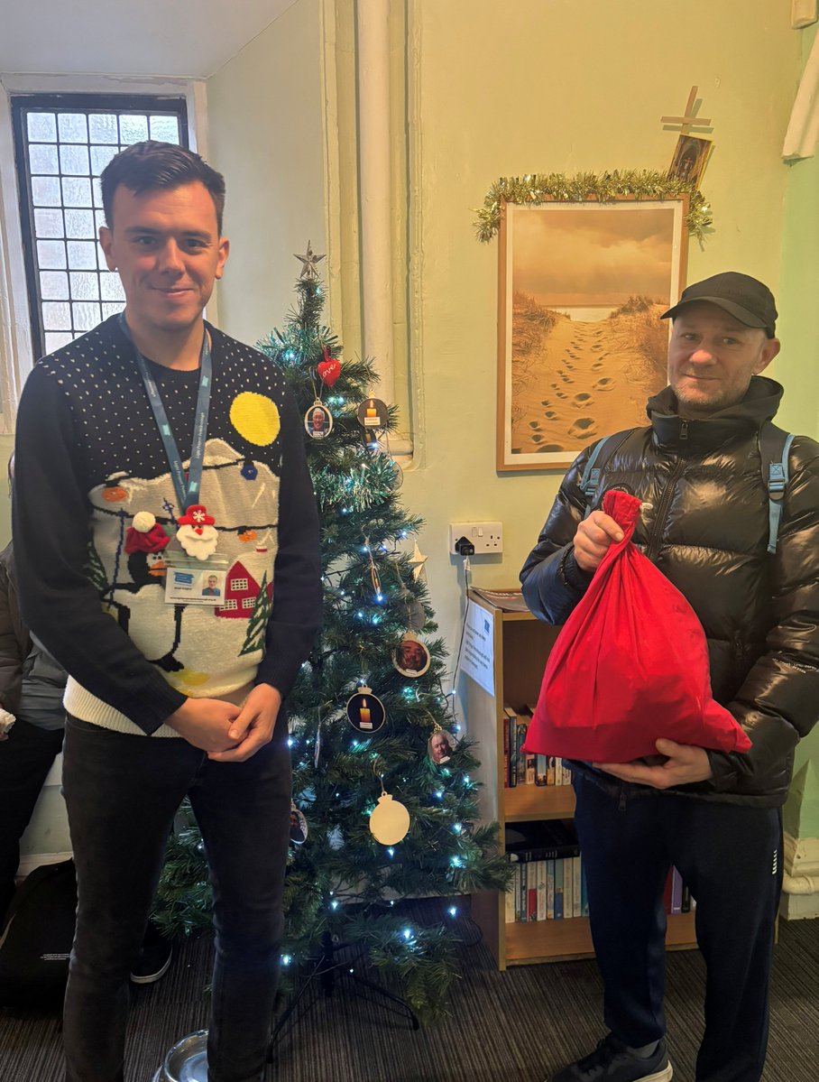 lightprojectpb's tweet image. Thank you to @KingsGateUK who put together Christmas bags for our guests who are currently using our Emergency Night Shelter pods. The bags are full of festive treats and goodies to put smiles on the guest's faces. 🎁💛

#Donation #Christmas #Peterborough #Charity