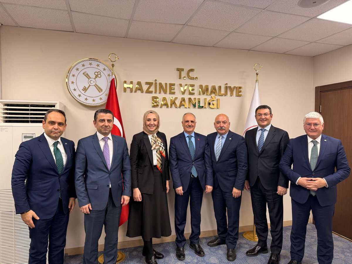 Türkiye Sigorta Birliği (TSB) Yönetim Kurulu olarak, Hazine ve Maliye Bakan Yardımcısı Sayın Osman Çelik’i ziyaret ettik.

TSB Başkanımız Uğur Gülen liderliğinde; Başkan Yardımcımız Ahmet Yaşar, Yönetim Kurulu Üyelerimiz Neslihan Neciboğlu ve Erol Öztürkoğlu ile Genel