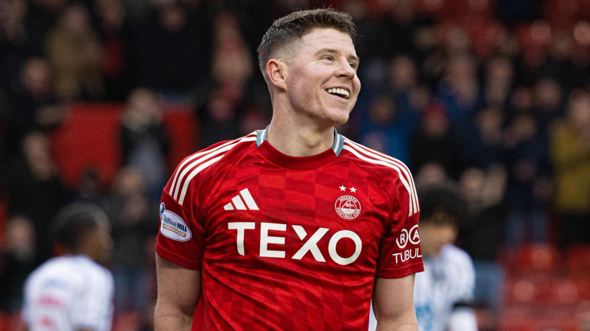 SimplyDons__'s tweet image. Kevin Nisbet reveals he's eyeing a World Cup spot. 

He knows scoring goals for Aberdeen is crucial if he wants to get into Steve Clarke's squad.

He's shared striking duties with Lazetic so far, but to make the Scotland squad, Nisbet knows he must step up big time at Pittodrie.