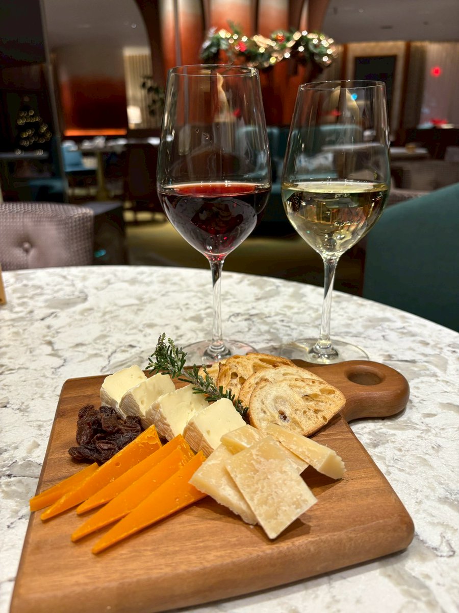 mob_chin's tweet image. 結婚1周年を祝おう😉