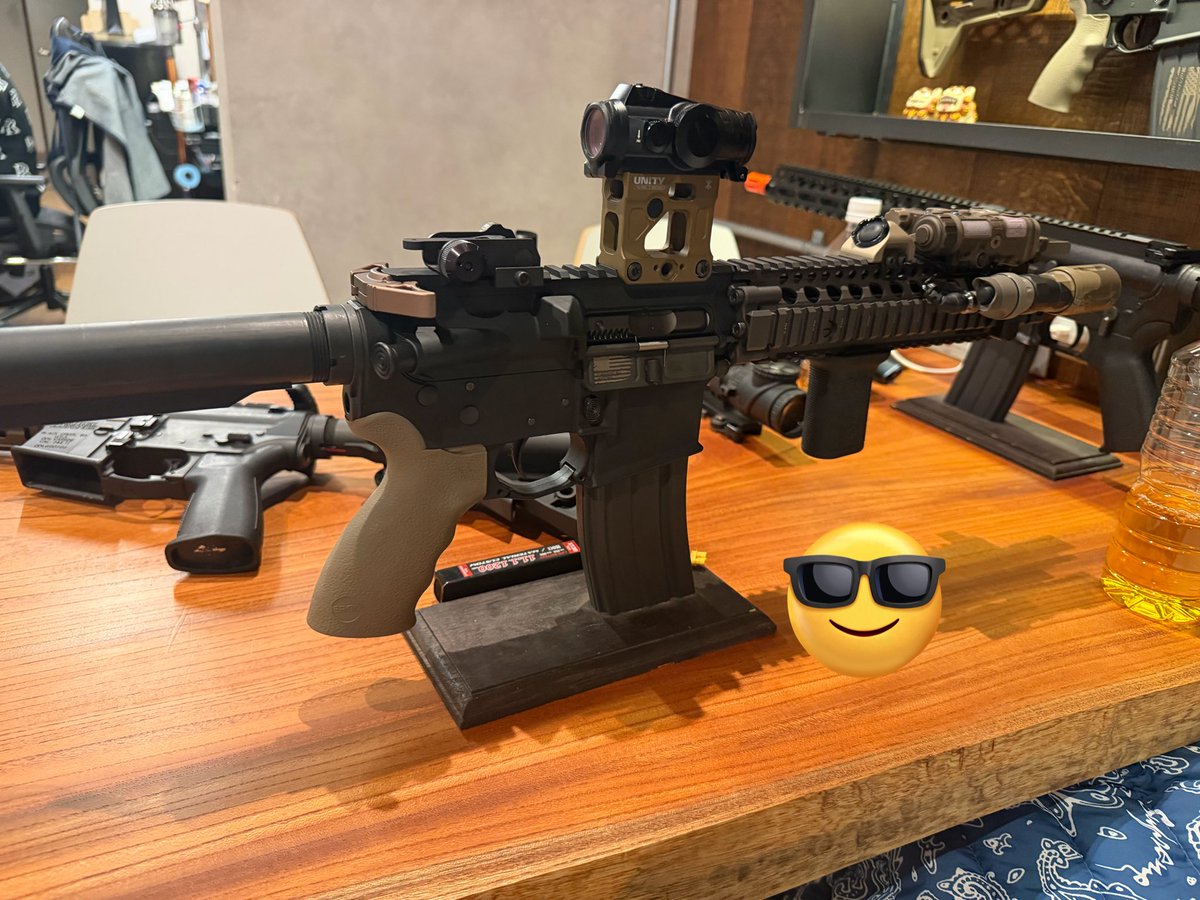 NOVESKE1208's tweet image. めちゃくちゃいい人だった
有り難う御座いました。
そしてこれからよろしくお願い致します🙏
#DAS 
#マテリアルカスタム
#materialcustom 
#サバゲー