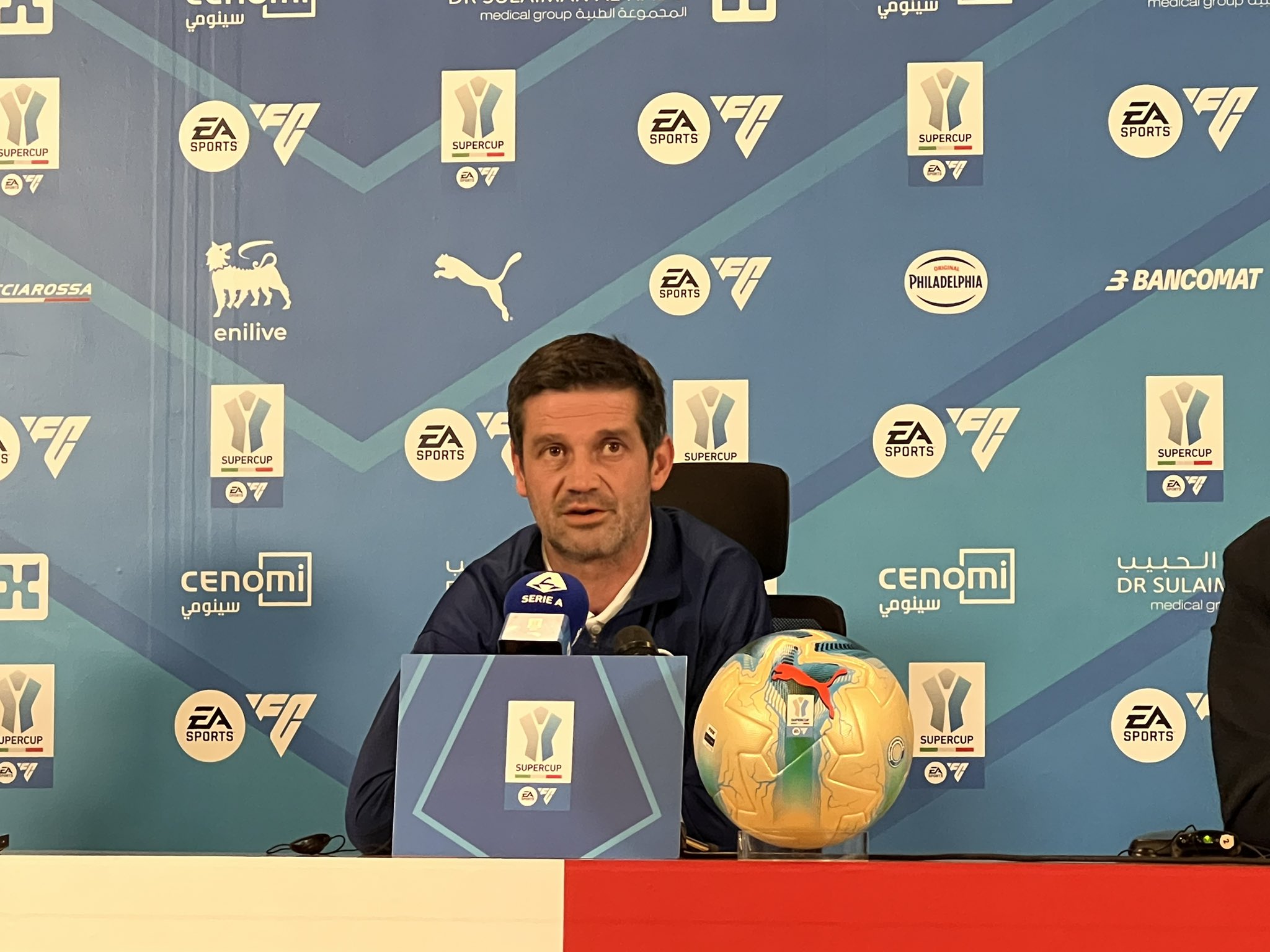 كريستيان كيفو مدرب فريق إنتر ميلان في المؤتمر الصحافي: -عملت ما يلزم لأن يكون اللاعبين سعداء ومتحمسين، ونحن نحاول أن نقدم أفضل ما لدينا بشكل يومي. #بولونيا_إنتر_ميلان 