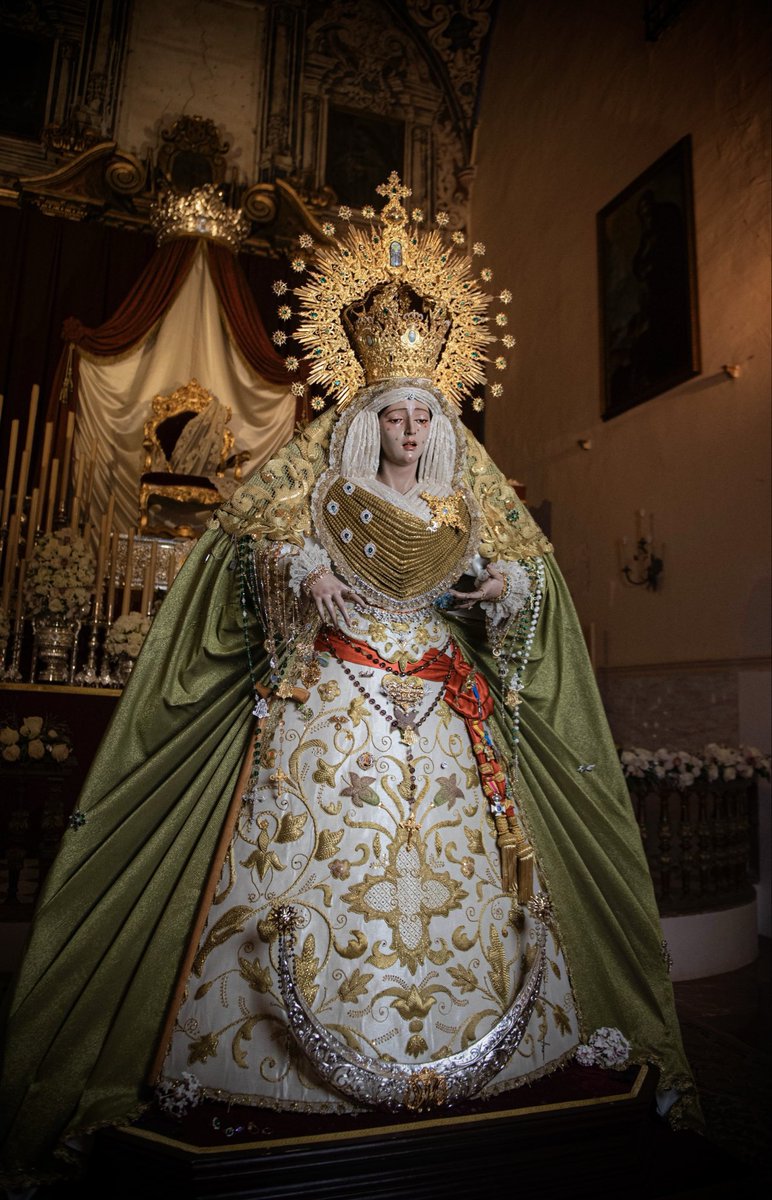 🌿 Ntra. Sra. de la Esperanza y Refugio de los Ancianos ya se encuentra dispuesta para su besamanos.

🕒 En horario de 11:00 a 22:00 con la Función Principal a las 20:30.

📸 <a href="/HSaludEsperanza/">Esperanza y Refugio</a> | #CofradíasMLG