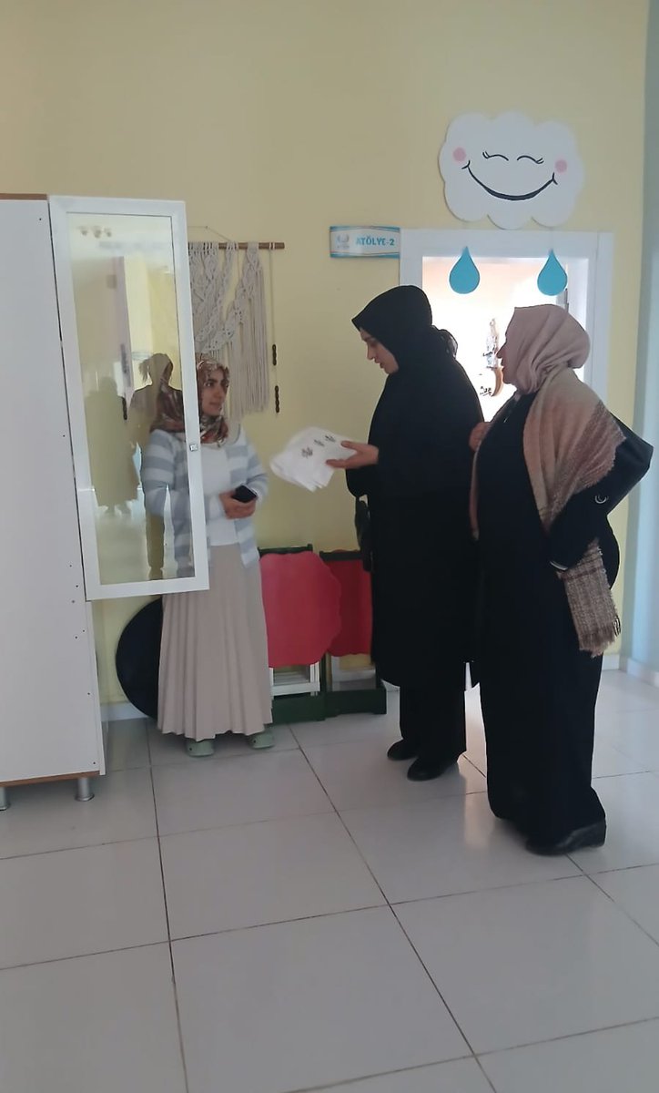 Engellilerimiz için büyük önem taşıyan Engelsiz Yaşam Merkezimizi ziyaret ederek, engellilerimizin emekleriyle ortaya koyduğu birbirinden özel el işi ürünleri inceledik, kıymetli eğitmenlerimizden yürütülen çalışmalar hakkında bilgi aldık.
<a href="/tugbaisikercan/">Tuğba IŞIK ERCAN</a> 
<a href="/zerrin_alpaslan/">Zerrin Alpaslan</a>