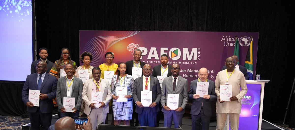 At #PAFoM9️⃣ we marked the International Migrants Day with the official launch of the 🔟Edition of the Africa Visa Openness Index #AVOI  Report, in collaboration with <a href="/AfDB_Group/">African Development Bank Group</a>. 

#InternationalMigrantsDay 
#Migration4Development 

Read the report ⤵️:
tinyurl.com/3x4xt2et