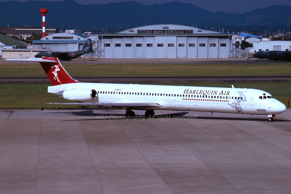 Harlequin Air McDonnell Douglas MD-81 JA8552 RJNA August 2000 JAS