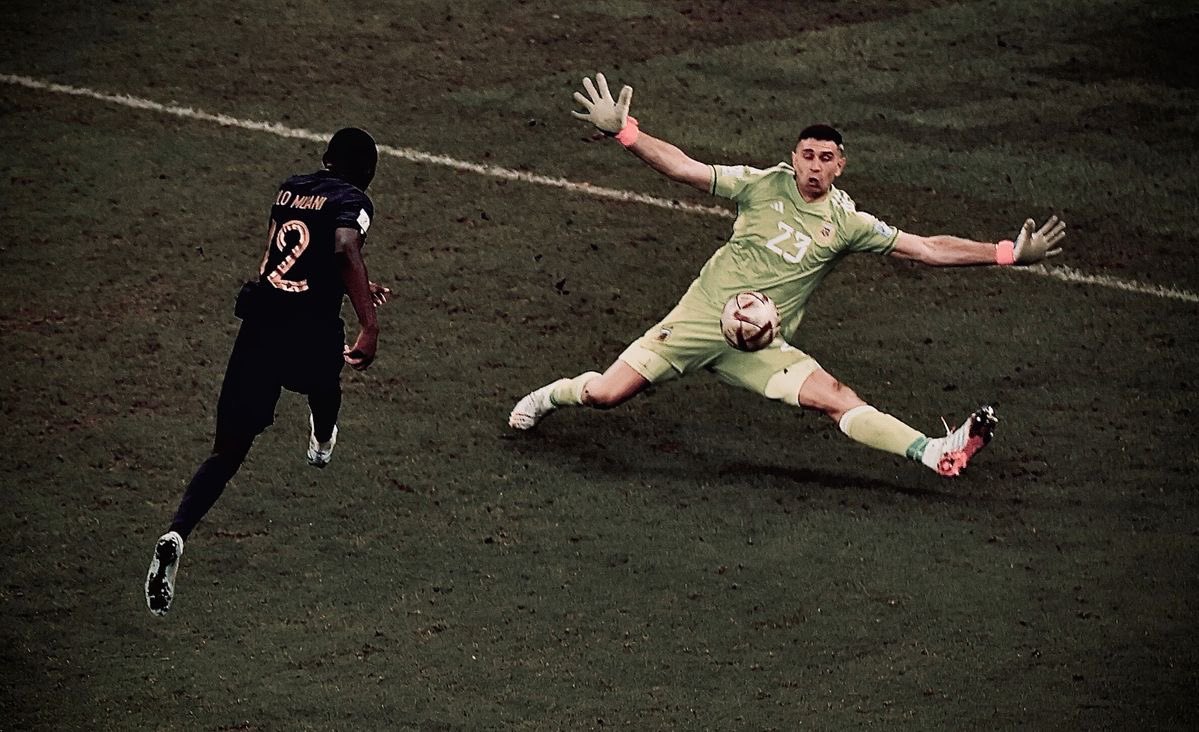 39billion's tweet photo. On this day, December 18, 2022, we all thank God it was Kolo Muani and not Kylian Mbappe because that net would have shaken like an earthquake. https://t.co/Bx9jEUMaAU