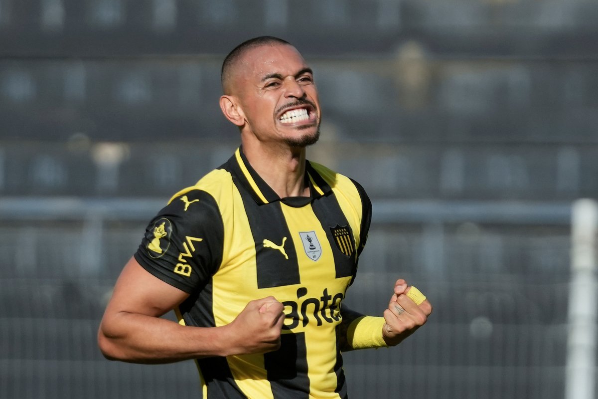 ElEspectadorUy's tweet image. 🎙️ “Es difícil hablar del tema de Maxi porque todavía no está confirmado. Si eso fuera real sería una desilusión tremenda. No comparto ni el destino ni la forma”

🗣️ Emanuel Gularte en La Mañana del Fútbol por 𝐄𝐥 𝐄𝐬𝐩𝐞𝐜𝐭𝐚𝐝𝐨𝐫 𝐃𝐞𝐩𝐨𝐫𝐭𝐞𝐬.

📻 810 AM · 92.5 FM
▶️…