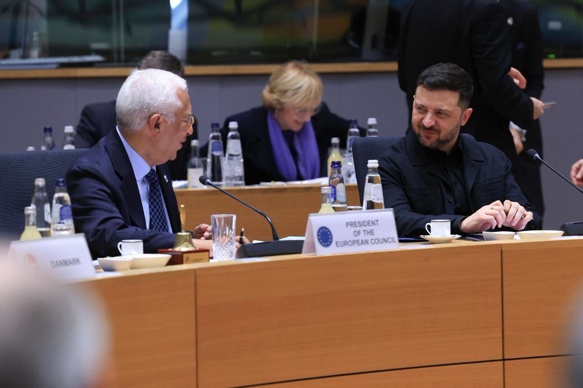 🇺🇦📸 Zelensky arrived at the EU leaders' summit, where financial support for Ukraine is being discussed.

🇪🇺 Kallas: "When I hear that Ukraine is supposed to hold elections, I respond that Russia should also commit to holding free and fair elections, which they haven't had for 25