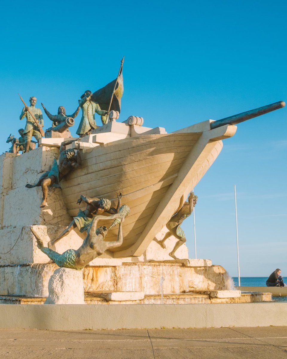 AustralisEXP's tweet image. Today, it's one of the two starting point for Australis Expedition Cruise, sailing between Ushuaia and Punta Arenas through the wild beauty of the southern seas.

Where exploration and discovery are part of every journey. 🌊✨

📷: @kylekotajarvi