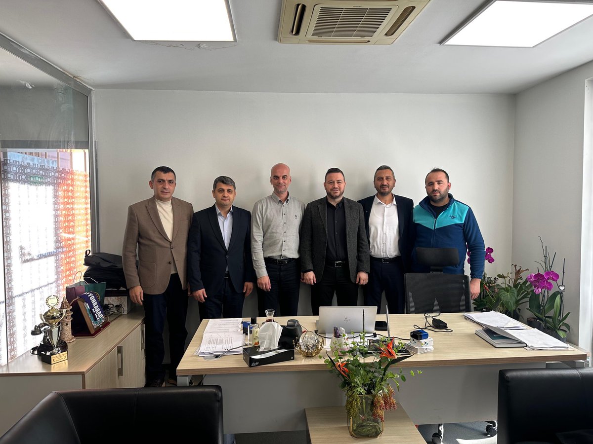 haberisbursa's tweet photo. Gebze Saha Operasyonları Yöneticisi Burak Cengiz Karabulut ve üyelerimiz ile bir araya geldik… https://t.co/uaYB5MolXX